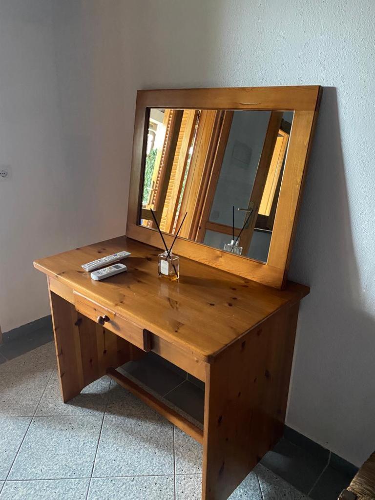 Aparthotel Le Stanze Del Mare Golfo Aranci Habitación foto